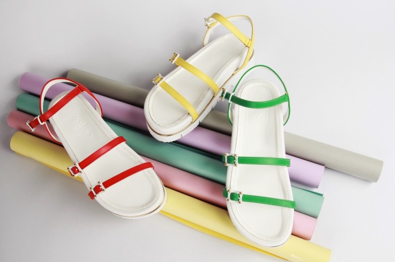 렉켄, 여름 시즌 겨냥한 샌들 컬렉션 공개