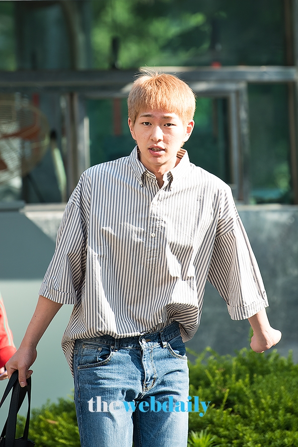 샤이니(SHINee) 온유, KBS 2TV '뮤직뱅크' 출근길 현장