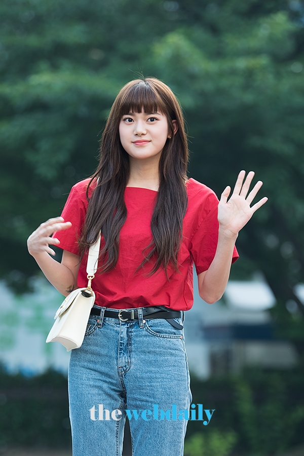 민서, KBS 2TV '뮤직뱅크' 출근길 현장