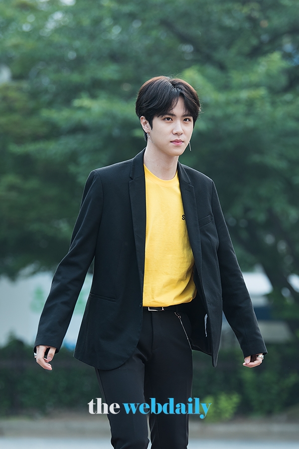 김동한, KBS 2TV '뮤직뱅크' 출근길 현장