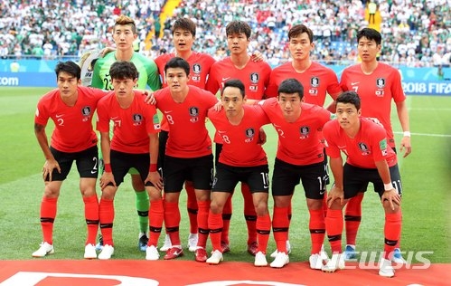 늘 이맘쯤 나오지만...한국 16강 가능성, 그래도 쏠리는 눈눈눈