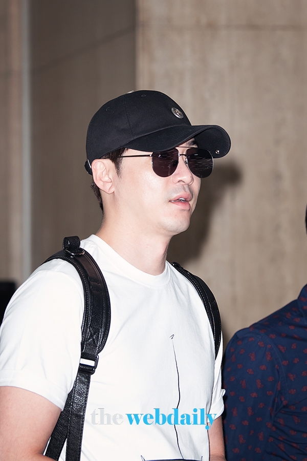 강지환, 김포국제공항 입국