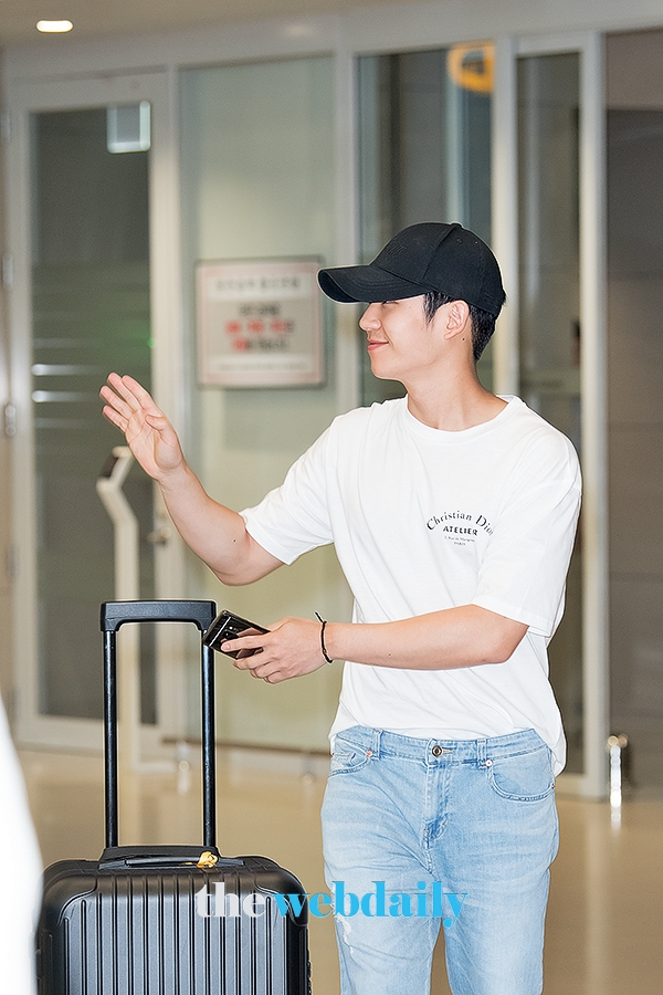 정해인, 인천국제공항 입국 현장