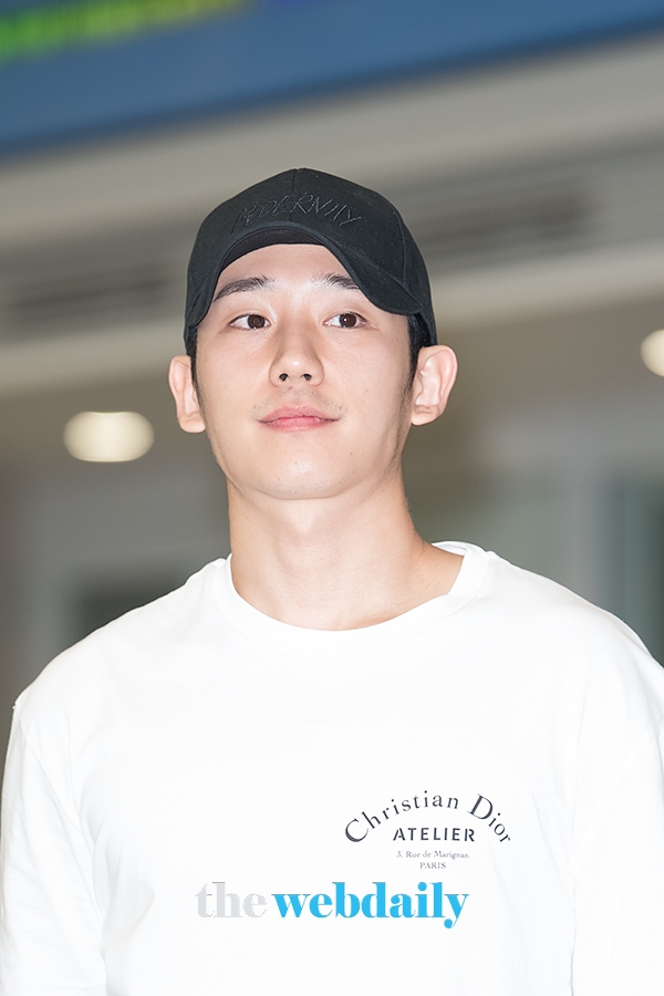 정해인, 인천국제공항 입국 현장