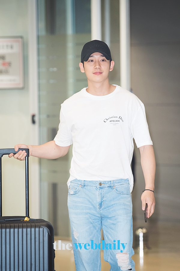 정해인, 인천국제공항 입국 현장