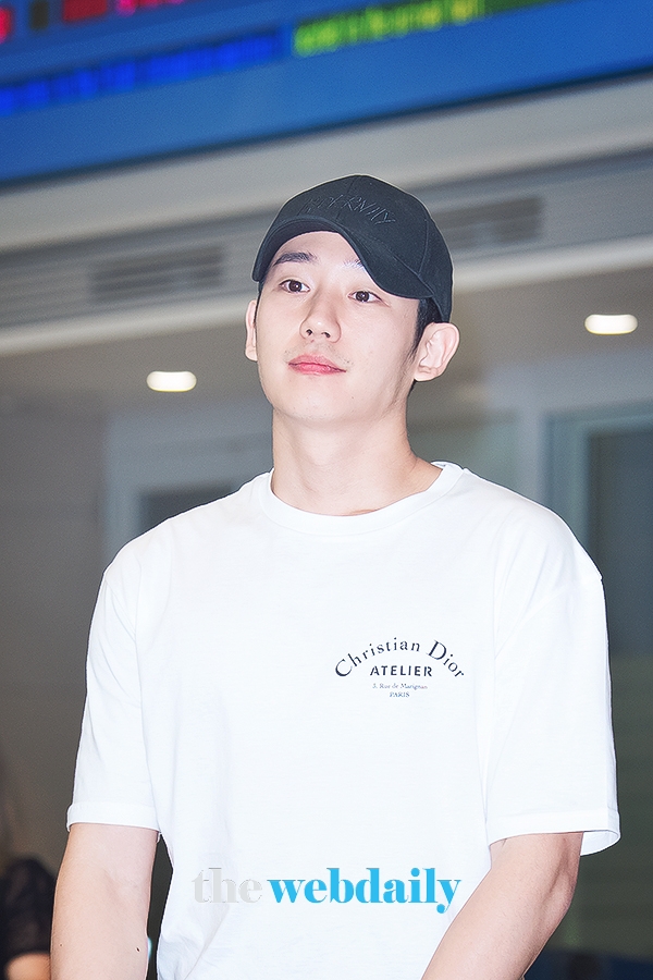 정해인, 인천국제공항 입국