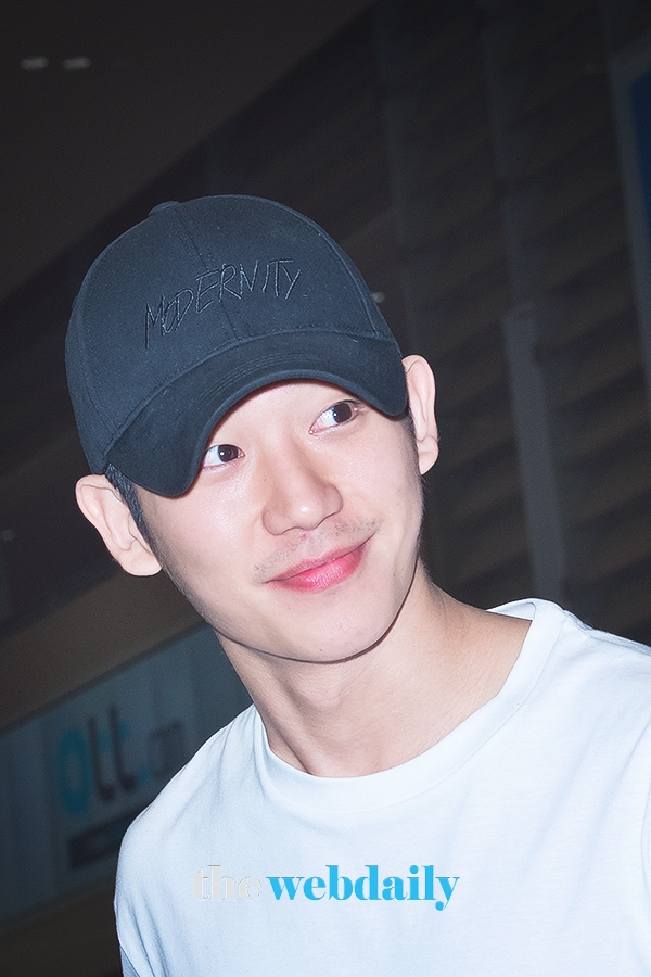 정해인, 인천국제공항 입국