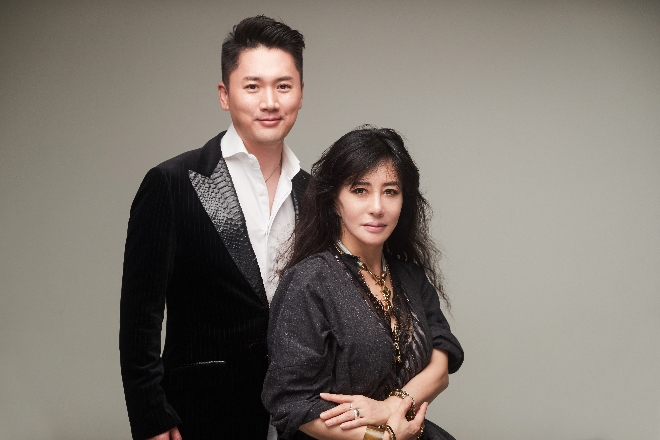 정세훈 팝페라가수, 유지영 디자이너 / 사진 = 미즈머츄어 제공