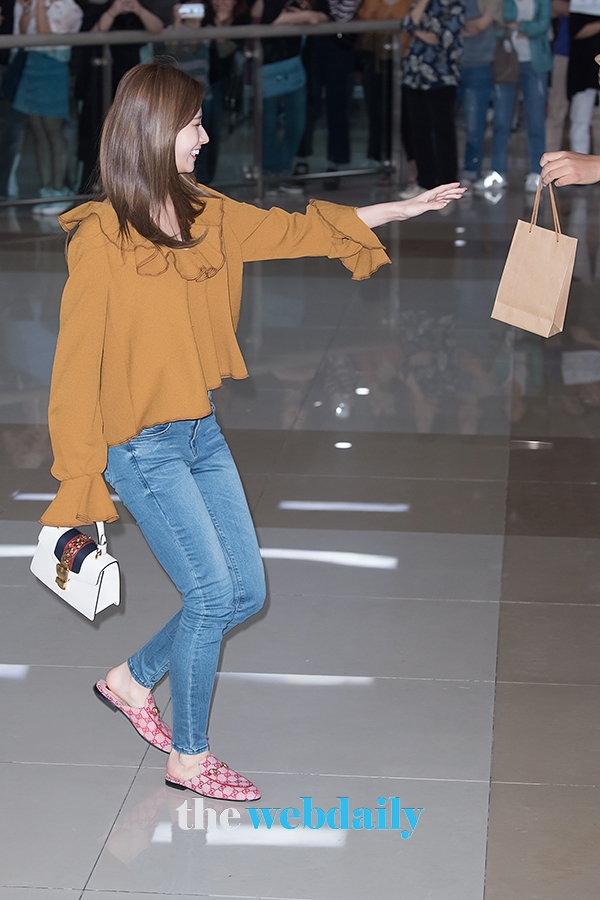 TWICE(트와이스) 사나, 김포국제공항 입국 현장