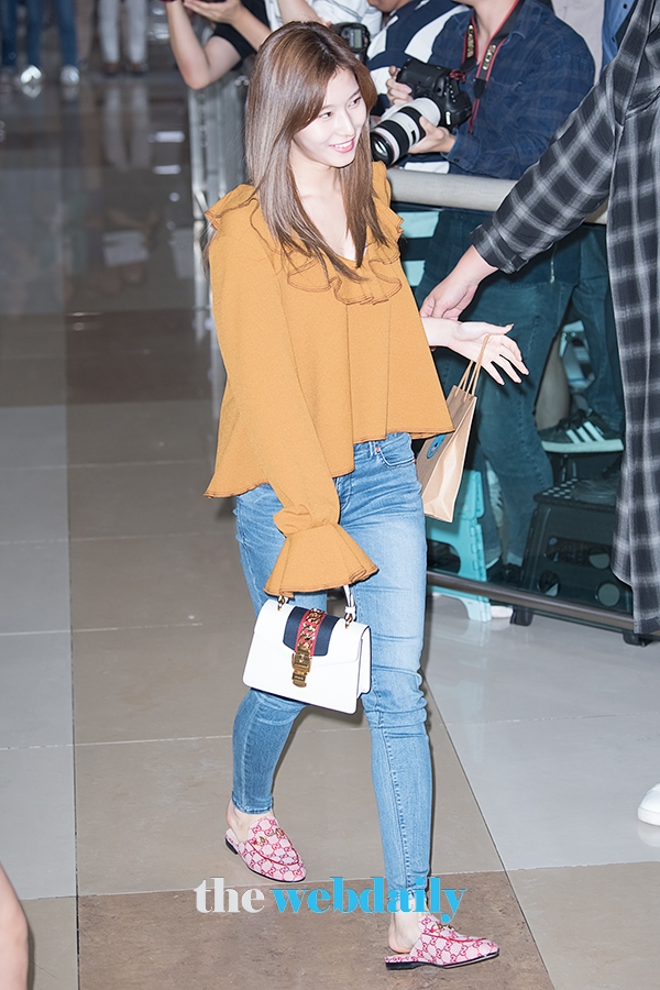 TWICE(트와이스) 사나, 김포국제공항 입국 현장