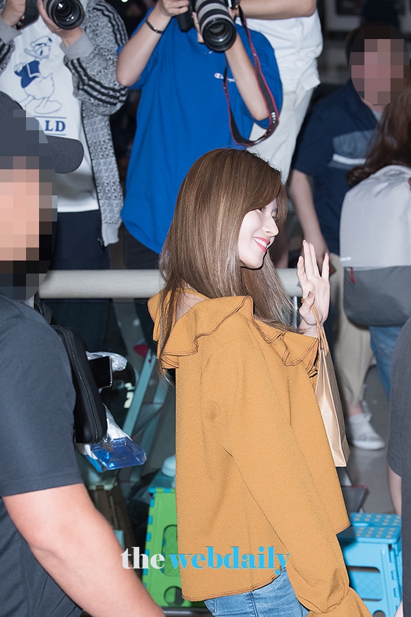 TWICE(트와이스) 사나, 김포국제공항 입국 현장