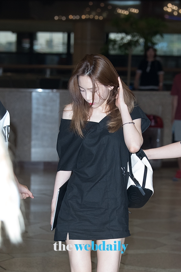 소녀시대 태연, 김포국제공항 출국 현장