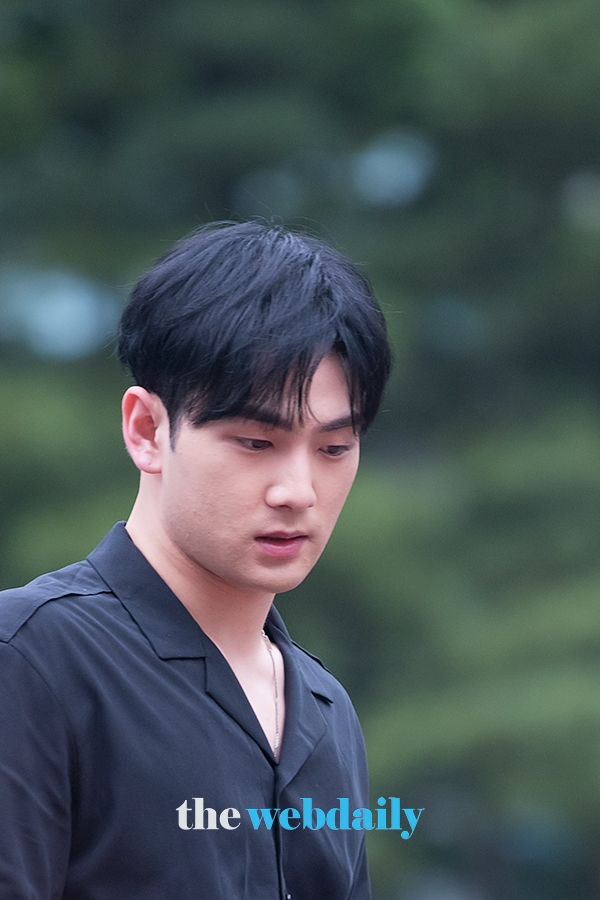 뉴이스트w 백호, KBS 뮤직뱅크 출근길