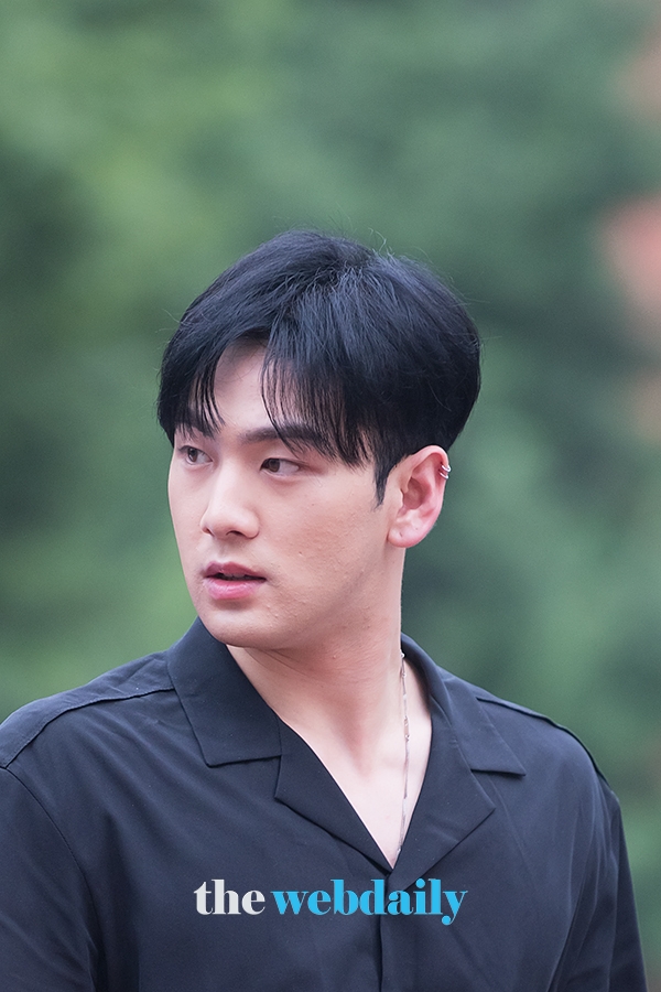 뉴이스트w 백호, KBS 뮤직뱅크 출근길