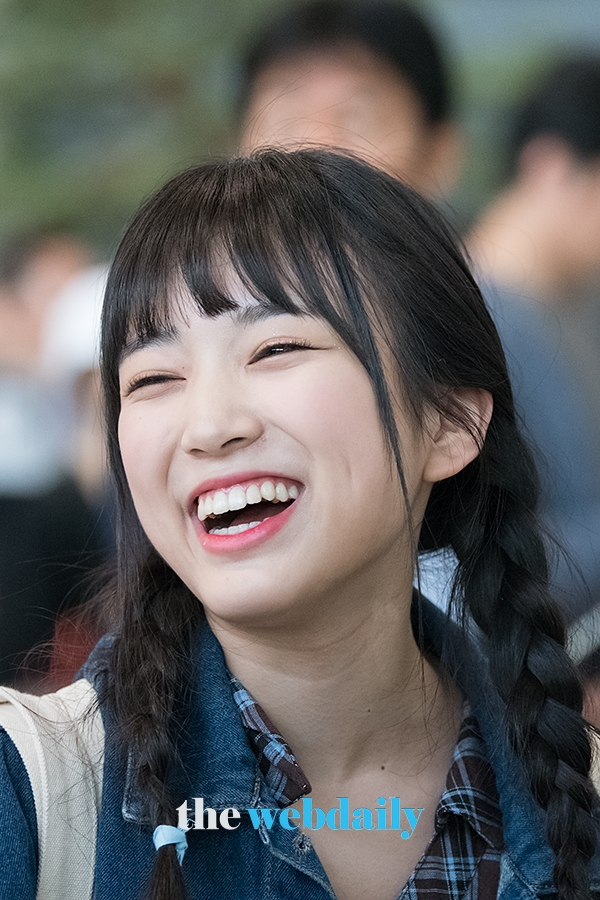 야부키 나코(矢吹奈子), 함박 미소
