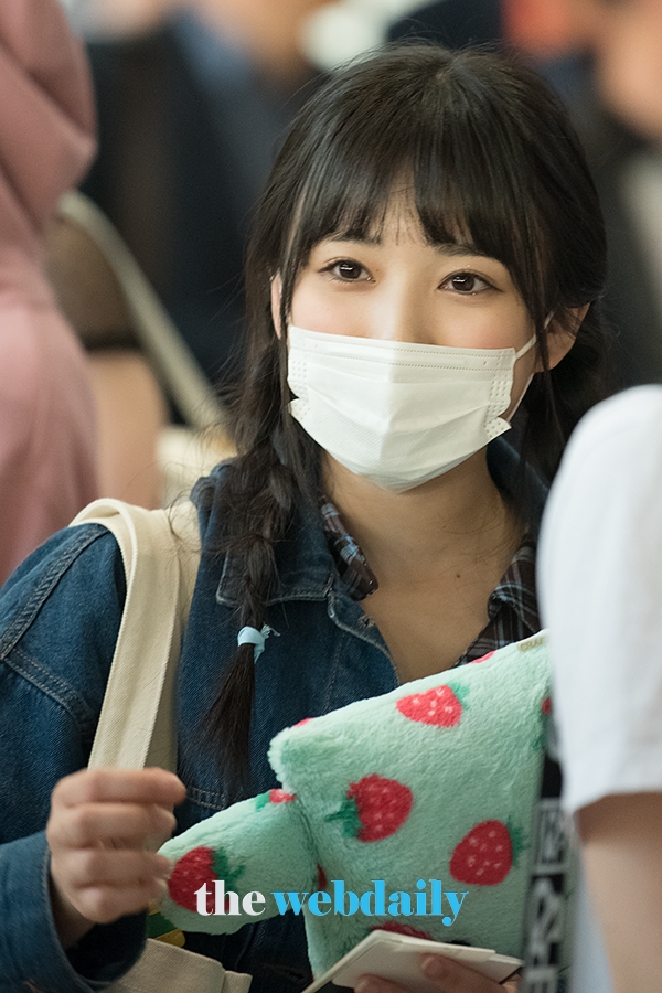 야부키 나코(矢吹奈子), 김포국제공항 출국 현장