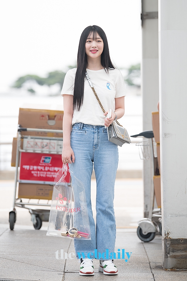설리, 인천국제공항 출국