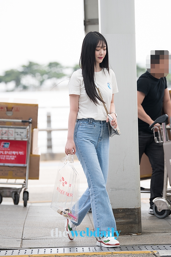 설리, 인천국제공항 출국