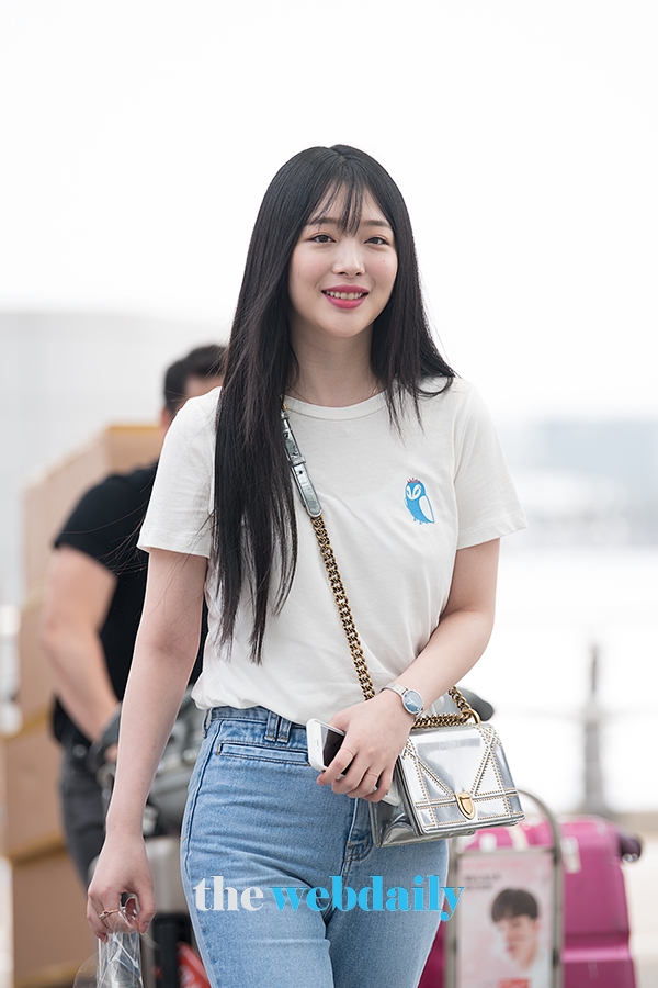 설리, 인천국제공항 출국