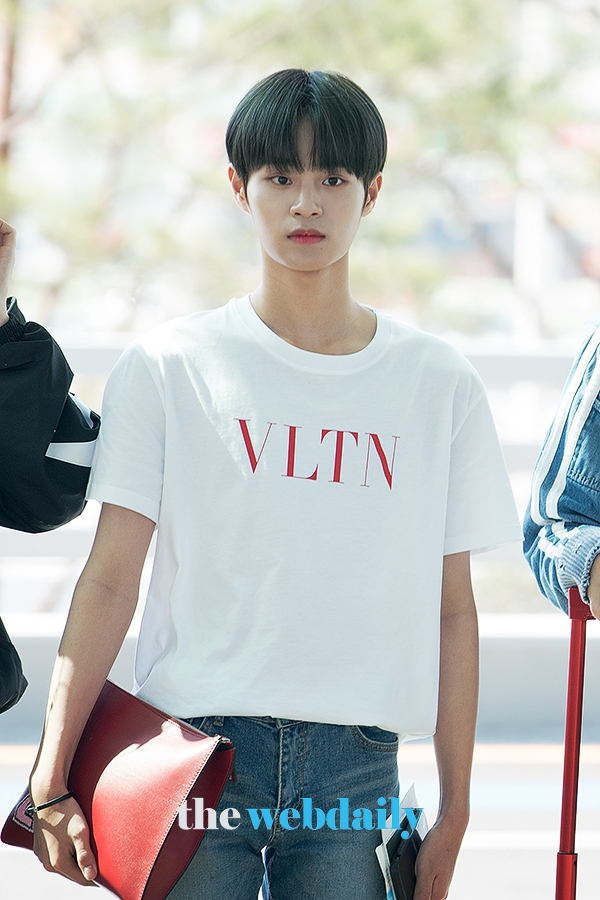 WannaOne(워너원) 이대휘, 인천국제공항 출국 현장