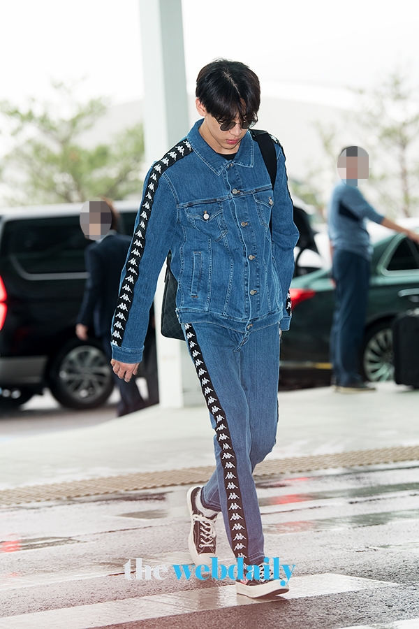 갓세븐(GOT7) 뱀뱀, 인천국제공항 출국 현장