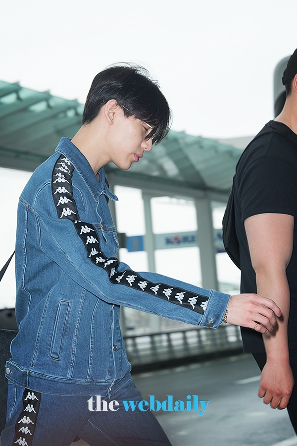 갓세븐(GOT7) 뱀뱀, 인천국제공항 출국 현장