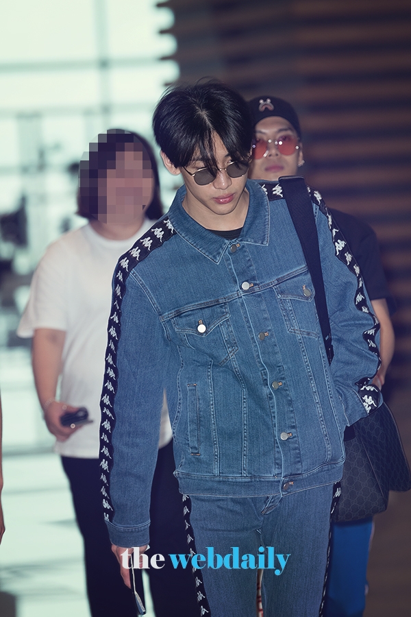 갓세븐(GOT7) 뱀뱀, 인천국제공항 출국 현장