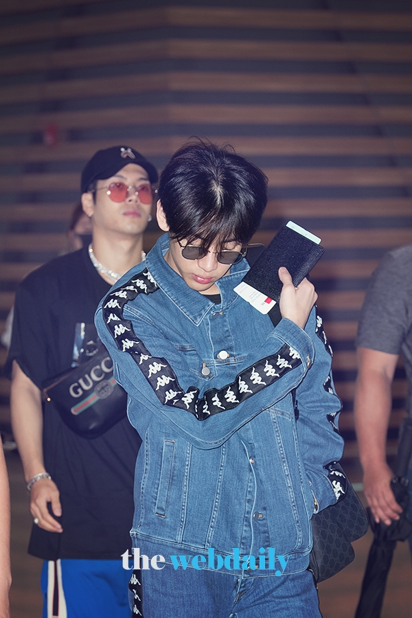 갓세븐(GOT7) 뱀뱀, 인천국제공항 출국 현장