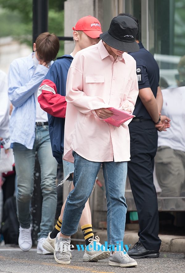 샤이니(SHINee) 온유, KBS 뮤직뱅크 출근길
