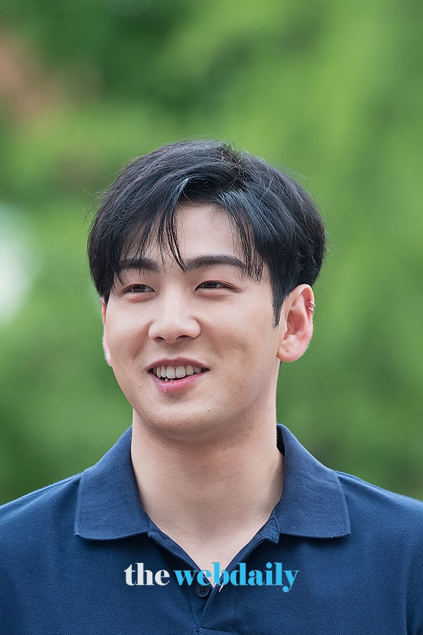 뉴이스트w 백호, KBS 뮤직뱅크 출근길