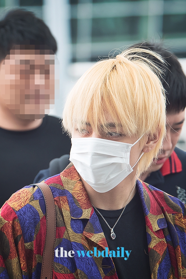 방탄소년단(BTS) 뷔, 인천국제공항 출국 현장