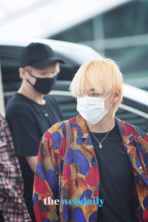 방탄소년단(BTS) 정국-뷔, 인천국제공항 출국 현장