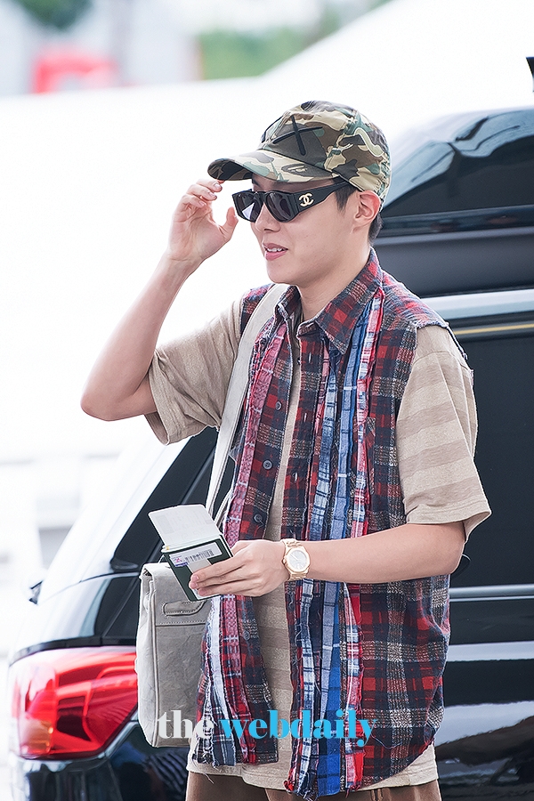 방탄소년단(BTS) 제이홉, 인천국제공항 출국 현장