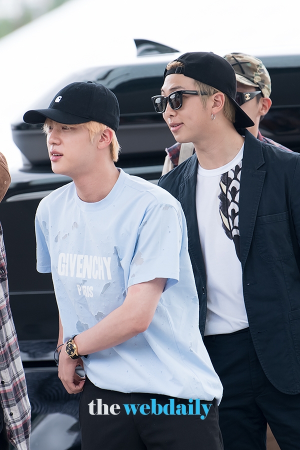 방탄소년단(BTS) 진-RM, 인천국제공항 출국 현장