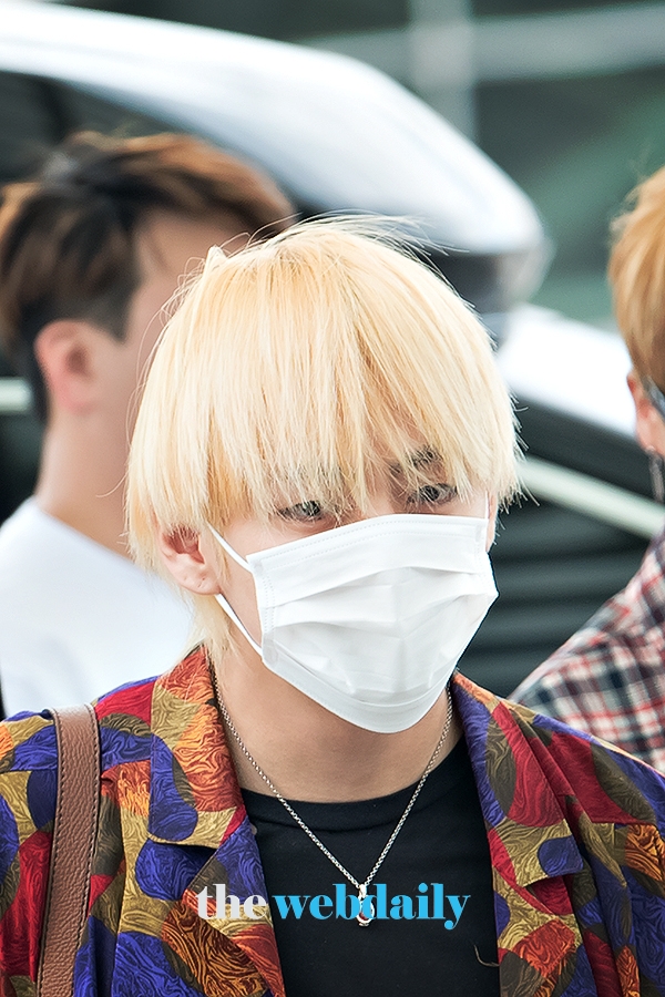 방탄소년단(BTS) 뷔, 인천국제공항 출국 현장