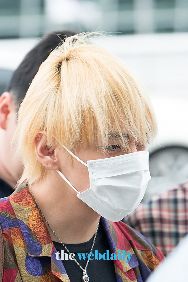 방탄소년단(BTS) 뷔, 인천국제공항 출국 현장
