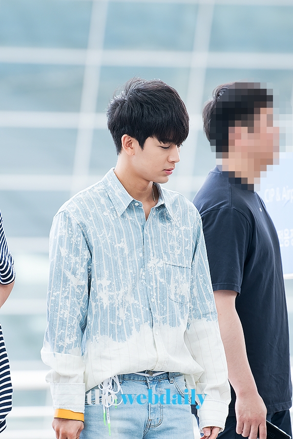 iKON(아이콘) 송윤형, 인천국제공항 출국 현장