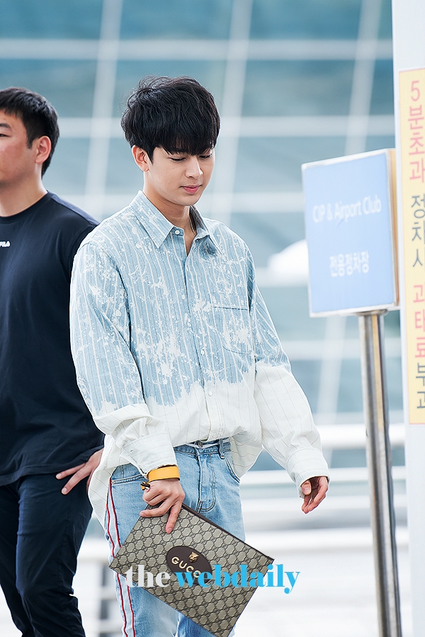 iKON(아이콘) 송윤형, 인천국제공항 출국 현장
