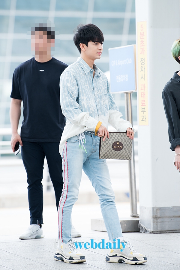 iKON(아이콘) 송윤형, 인천국제공항 출국 현장