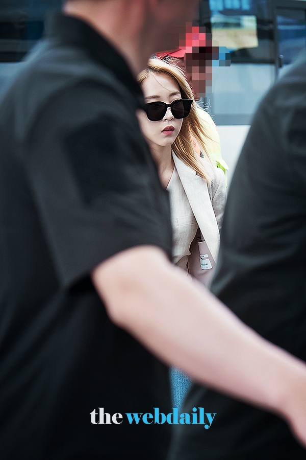마마무(MAMAMOO) 문별, 인천국제공항 출국 현장