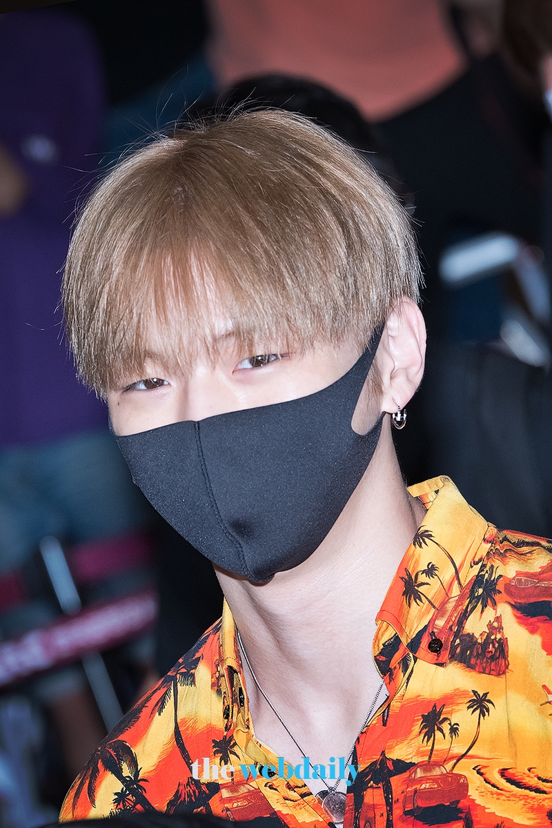 WannaOne(워너원) 강다니엘, 김포국제공항 출국 현장
