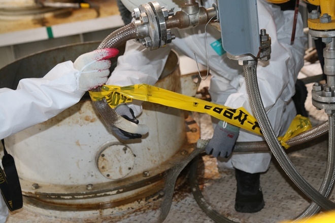 국과수 감정 결과 호스의 파열 원인은 호스 외부를 감싸고 있던 브레이드가 이미 부식으로 인해 손상돼 제 역할을 하지 못했기 때문인 것으로 경찰조사에서 드러났다. (사진제공=울산지방경찰청)