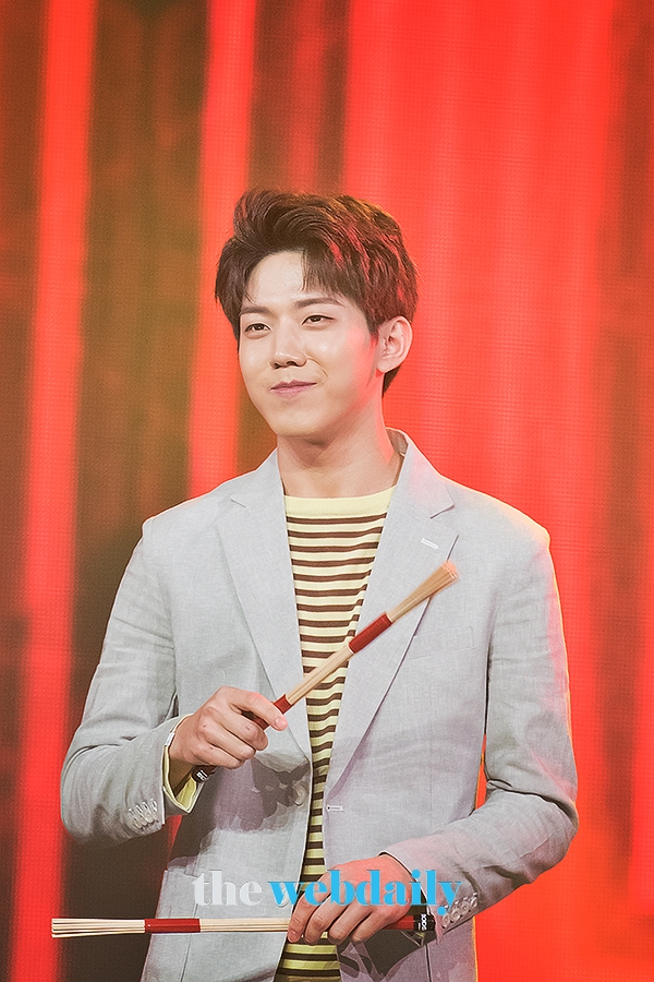 DAY6(데이식스) 도운, MBC MUSIC '쇼챔피언' 생방송 현장