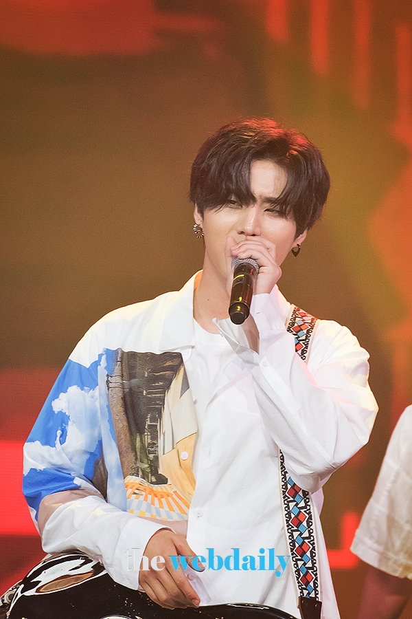 DAY6(데이식스) 영케이, MBC MUSIC '쇼챔피언' 생방송 현장