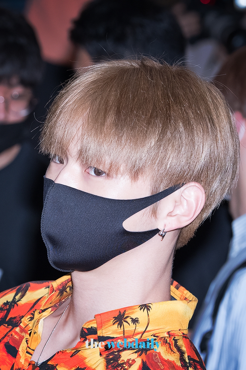 WannaOne(워너원) 강다니엘, 김포국제공항 출국 현장