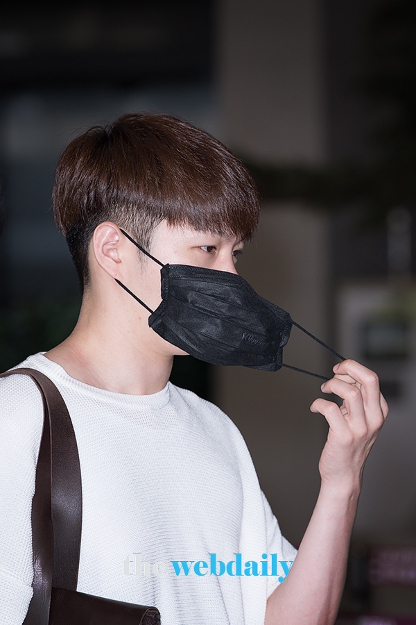 비투비(BTOB) 이창섭, 김포국제공항 출국 현장