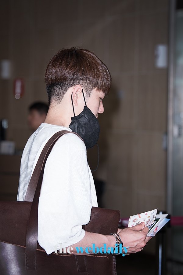 비투비(BTOB) 이창섭, 김포국제공항 출국 현장