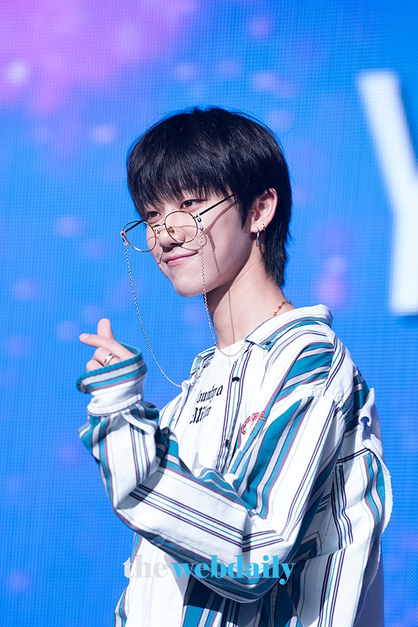 세븐틴(Seventeen) 디에잇, 다섯번 째 미니앨범 'YOU MAKE MY DAY' 발매 기념 쇼케이스