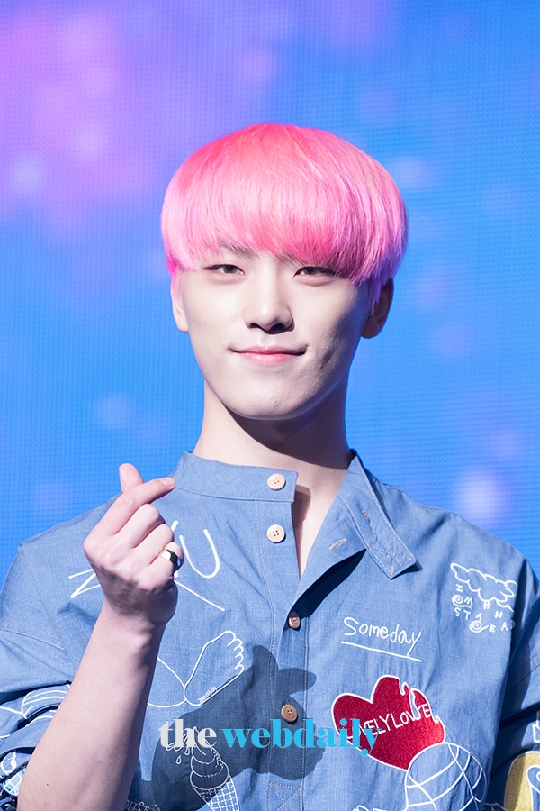 세븐틴(Seventeen) 디노, 다섯번 째 미니앨범 'YOU MAKE MY DAY' 발매 기념 쇼케이스