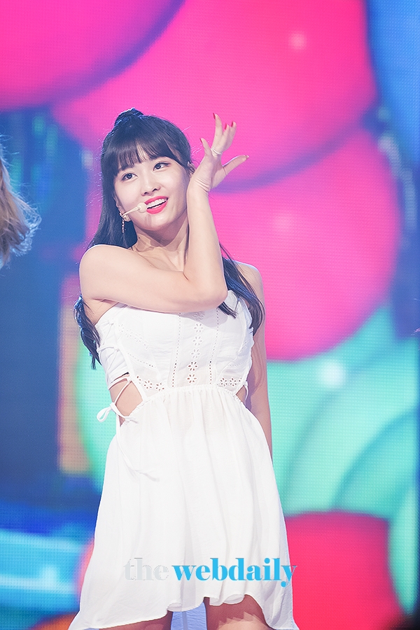TWICE(트와이스) 모모, MBC MUSIC '쇼챔피언' 생방송 현장공개